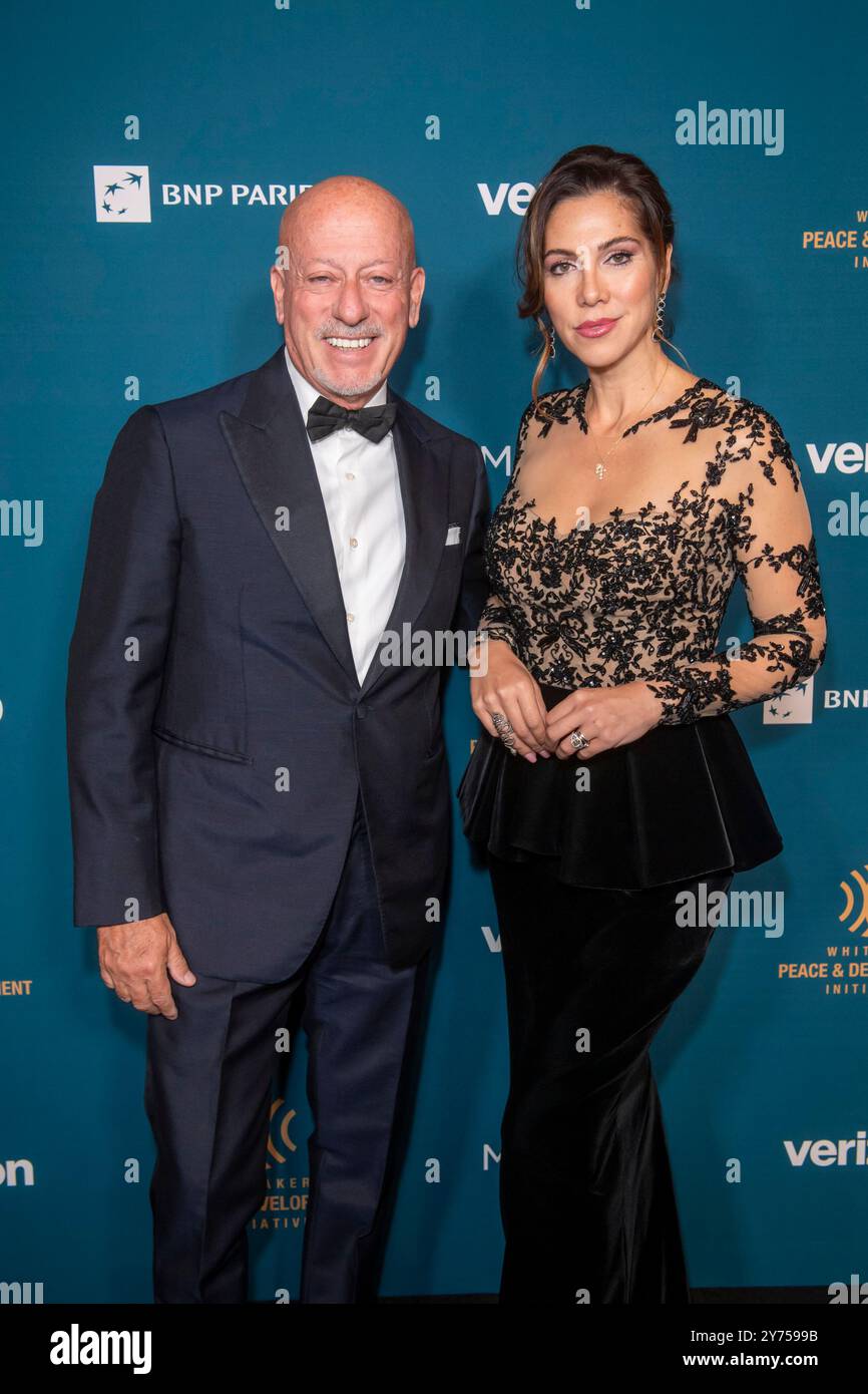 New York, Usa. September 2024. Domenico Vacca und Eleonora Pieroni nehmen am 27. September 2024 an der 2024 Faces of Hope Gala in der Gotham Hall in New York Teil. (Foto von Thenews2/NurPhoto) Credit: NurPhoto SRL/Alamy Live News Stockfoto