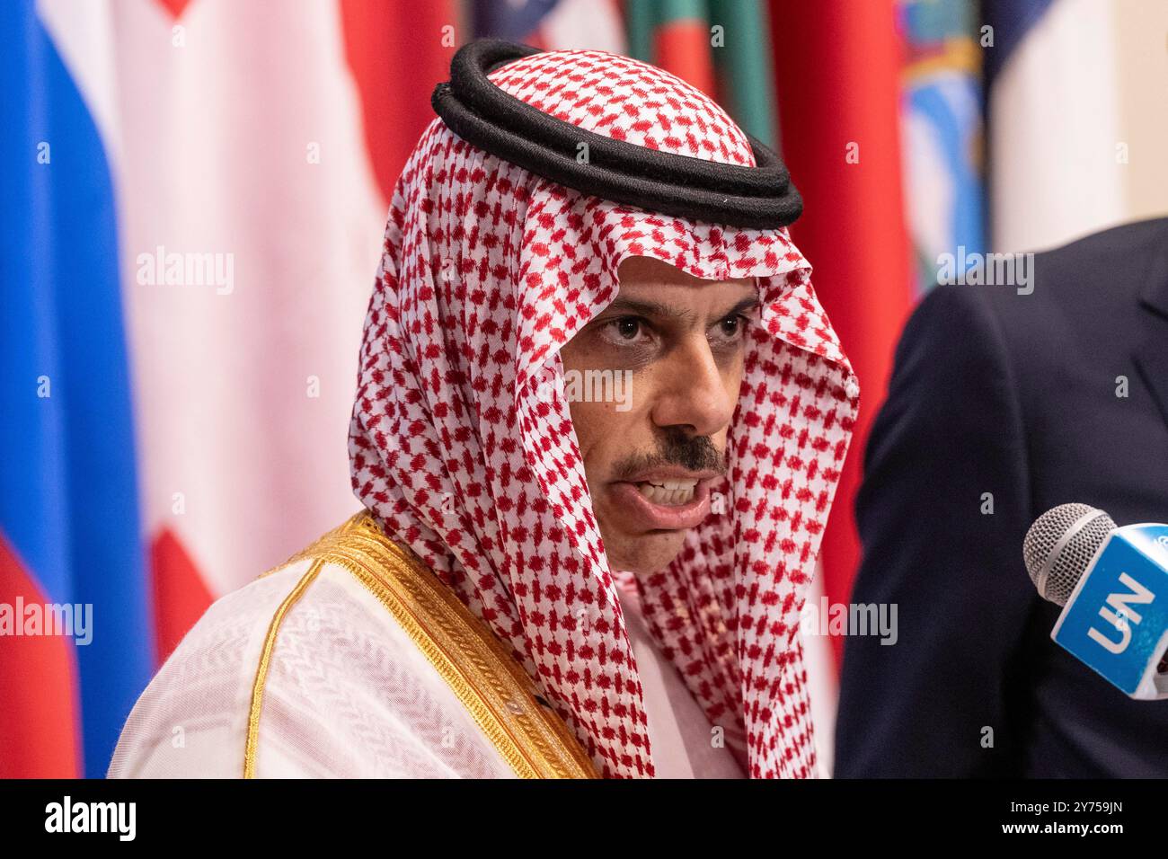 New York, New York, USA. September 2024. Pressetreffen des Außenministers des Königreichs Saudi-Arabien, Prinz Faisal bin Farhan Al Saud, vor der Sitzung des Sicherheitsrats zur Lage im Nahen Osten am 27. September 2024 im Hauptsitz der Vereinten Nationen in New York (Foto: © Lev Radin/ZUMA Press Wire) NUR ZUR REDAKTIONELLEN VERWENDUNG! Nicht für kommerzielle ZWECKE! Stockfoto