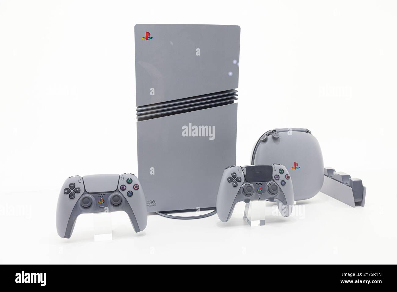 PlayStation 5 Pro 30. Jubiläumsausgabe im PlayStation-Stand auf der Tokyo Game Show 2024. Chiba, 26. September 2024. Quelle: Stanislav Kogiku/AFLO/Alamy Live News Stockfoto