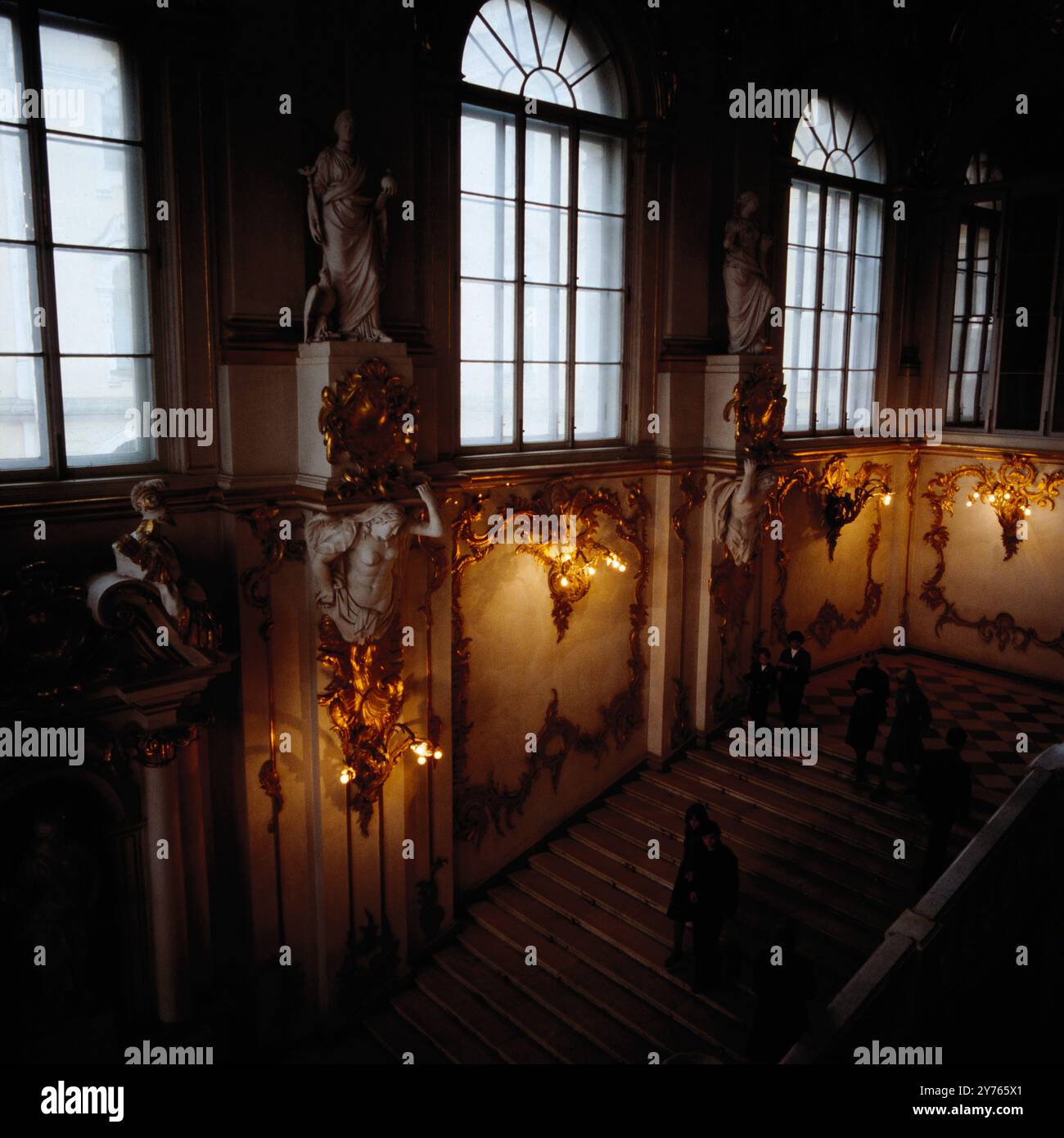 Treppen im Eremitage-Museum in Leningrad (heute St. Petersburg), ehemalige UdSSR um 1987. Stockfoto