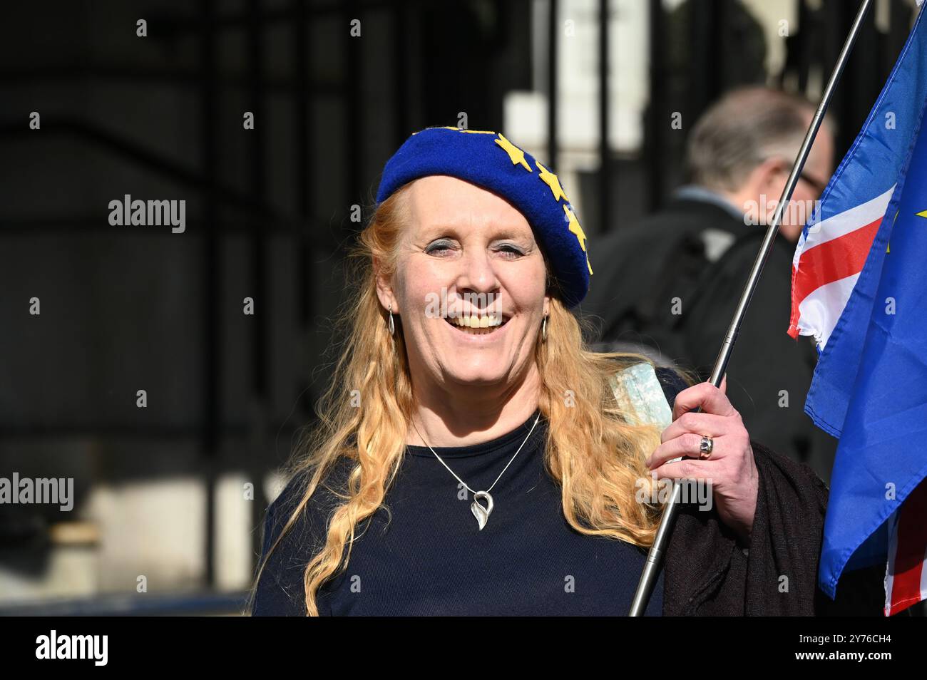 LONDON, GROSSBRITANNIEN. September 2024. Pro-EU-Aktivisten und Unterstützer des National Rejoin march (NRM) nehmen an einem marsch und einer Kundgebung im Zentrum Londons Teil. Aktivisten argumentieren, dass der Brexit eine Katastrophe gewesen sei, da nur das britische Volk die Bewegungsfreiheit in der EU verloren habe, und fordern, dass Großbritannien der Europäischen Union in London wieder beitreten solle. UK. (Foto von 李世惠/siehe Li/Picture Capital) Credit: Siehe Li/Picture Capital/Alamy Live News Stockfoto