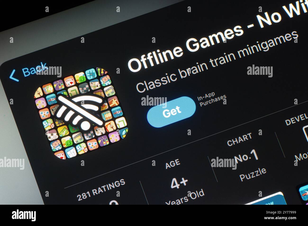 OSTRAVA, TSCHECHIEN - 27. JULI 2024: App Store mit Offline Games Mobile App wird installiert Stockfoto