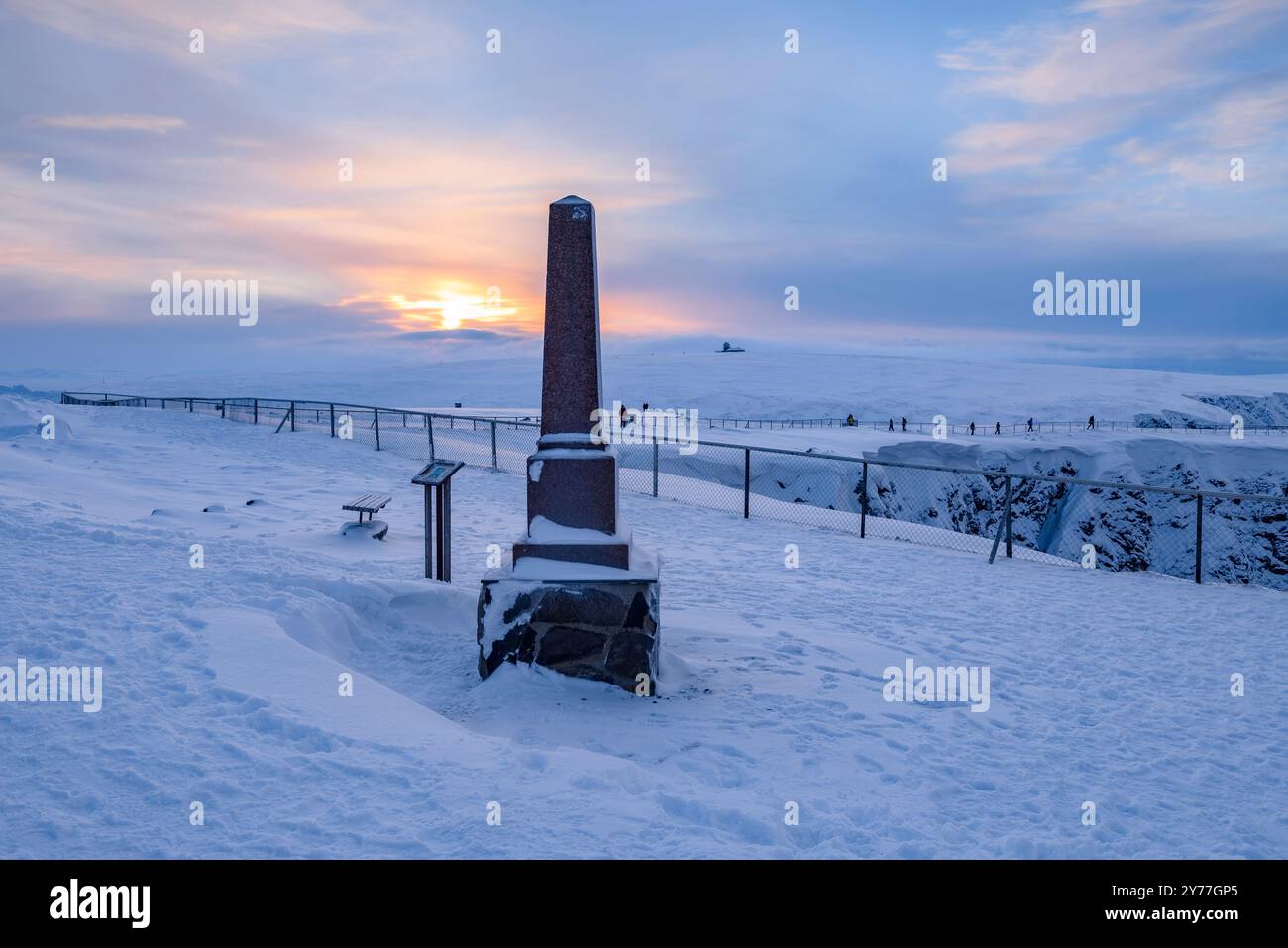 Nordkapp-Klippe, der nördlichste Punkt Europas, an einem Wintertag (Finnmark, Norwegen) ESP: Acantilado del Cabo Norte, Noruega Stockfoto