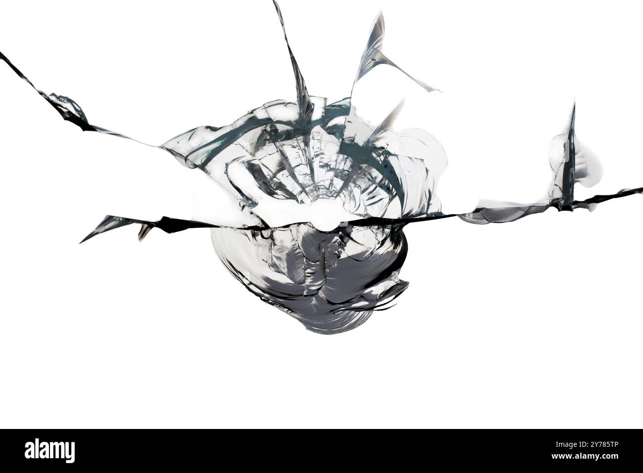 Risse auf gebrochenem Glas. Glasstruktur mit Loch für Design Stockfoto