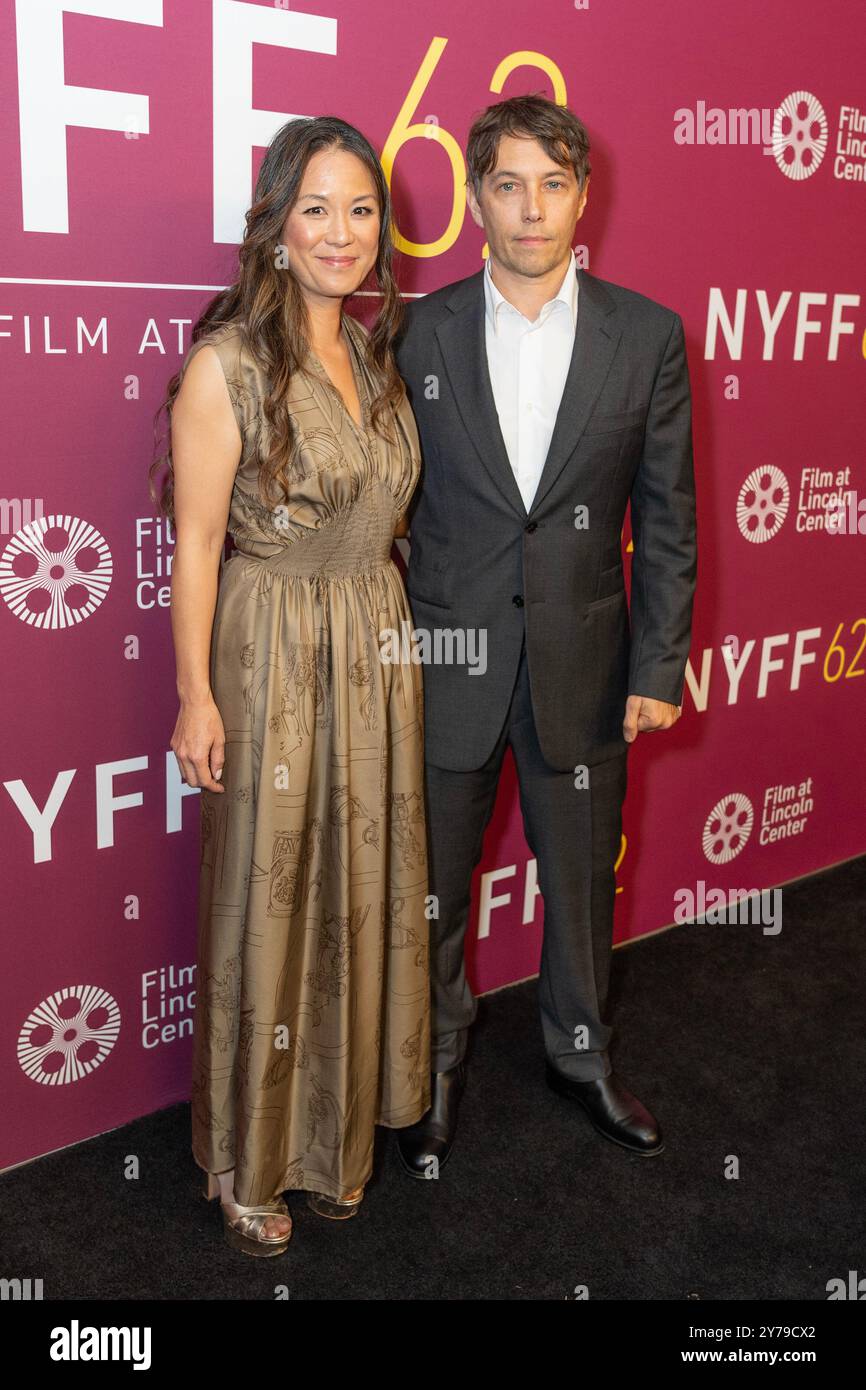 New York, USA. September 2024. Samantha Quan und Sean Baker nehmen am 28. September 2024 an der Premiere von „Anora“ beim 62. Jährlichen New York Film Festival im Film at Lincoln Center in Alice Tully Hall Teil. (Foto: Lev Radin/SIPA USA) Credit: SIPA USA/Alamy Live News Stockfoto