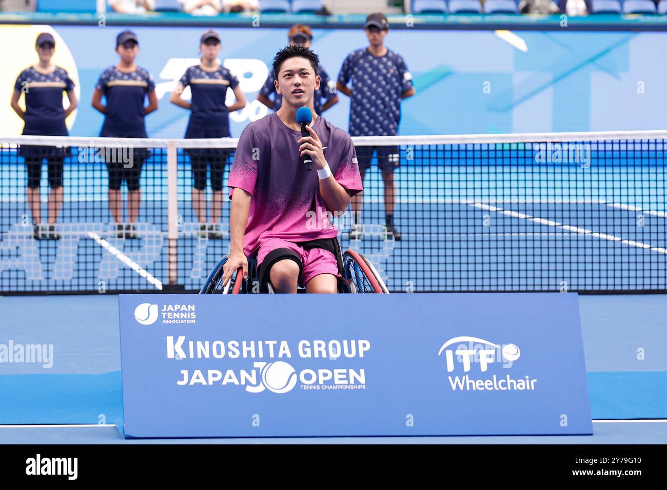 Tokio, Japan. September 2024. Tokito ODA (JPN) spricht das Publikum an, nachdem er das Finale des Rollstuhl-Männer-Singles gegen Gustavo FERNANDEZ (ARG) während der Kinoshita Group Japan Open Tennis Championships 2024 im Ariake Colosseum gewonnen hat. Dies ist das am längsten laufende ATP Tour-Turnier in Asien, das erstmals 1972 ausgetragen wurde. Die Turniere finden vom 23. September bis zum 1. Oktober statt. ODA gewann 6/3, 6/4. (Kreditbild: © Rodrigo Reyes Marin/ZUMA Press Wire) NUR REDAKTIONELLE VERWENDUNG! Nicht für kommerzielle ZWECKE! Quelle: ZUMA Press, Inc./Alamy Live News Stockfoto