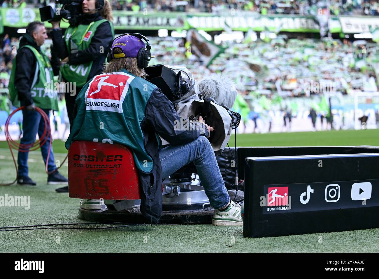 28.09.2024, Fussball, Bundesliga, 5. Spieltag Saison 2024/2025, VfL Wolfsburg - VfB Stuttgart, TV-Kameras, Foto: Teresa Kroeger/RHR-Foto Stockfoto