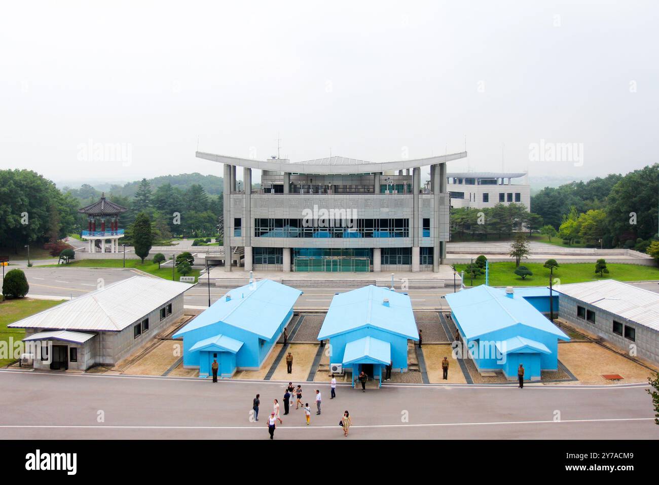 Panmunjom, Nordkorea - 31. Juli 2015: Die koreanische entmilitarisierte Zone zwischen Nordkorea und Südkorea in Panmunjom, nordkorea. Stockfoto