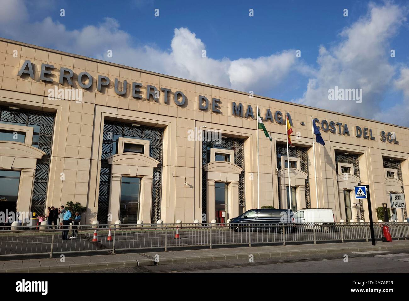 Málaga, Spanien - 18. September 2024: Internationaler Flughafen Málaga - Costa del Sol. Terminal 2 Pablo Ruiz Picasso. Wurde am 30. November 1991 eingeweiht. Stockfoto