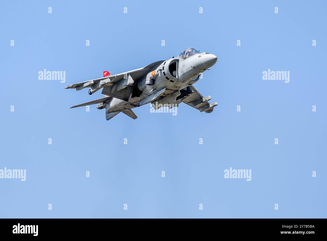 Spanische Marine: McDonnell Douglas AV-8B Harrier II, Auftritt bei der Royal International Air Tattoo 2024. Stockfoto