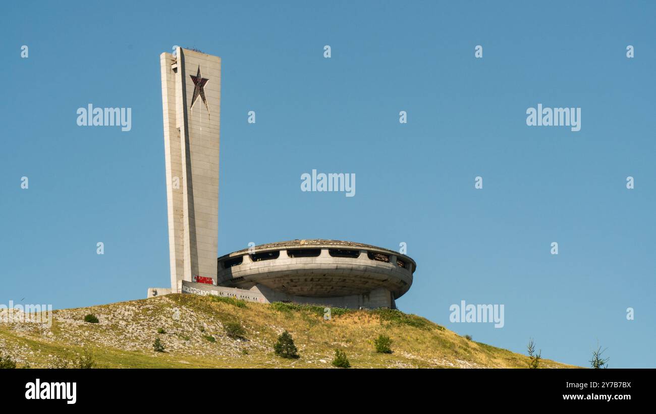 Buzludzha Gedenkhaus in Bulgarien. Denkmal Symbol des Kommunismus auf dem Gipfel des Berges Stockfoto