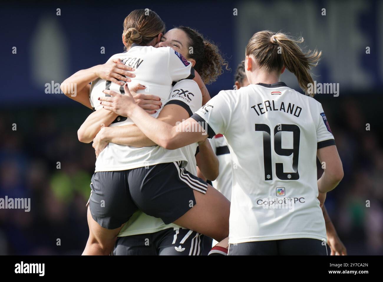 Liverpool, Großbritannien. September 2024. Everton FC gegen Manchester Utd FC Barclays Womens Super League. WALTON HALL PARK STADIUM, ENGLAND - 30. SEPTEMBER 2024 man United feiert, nachdem er beim Barclays Women´s Super League Spiel zwischen Everton FC und Bristol City FC am 30. September 2024 im Walton Hall Park Stadium in Liverpool England einen Treffer erzielte ( Credit: ALAN EDWARDS/Alamy Live News) Stockfoto