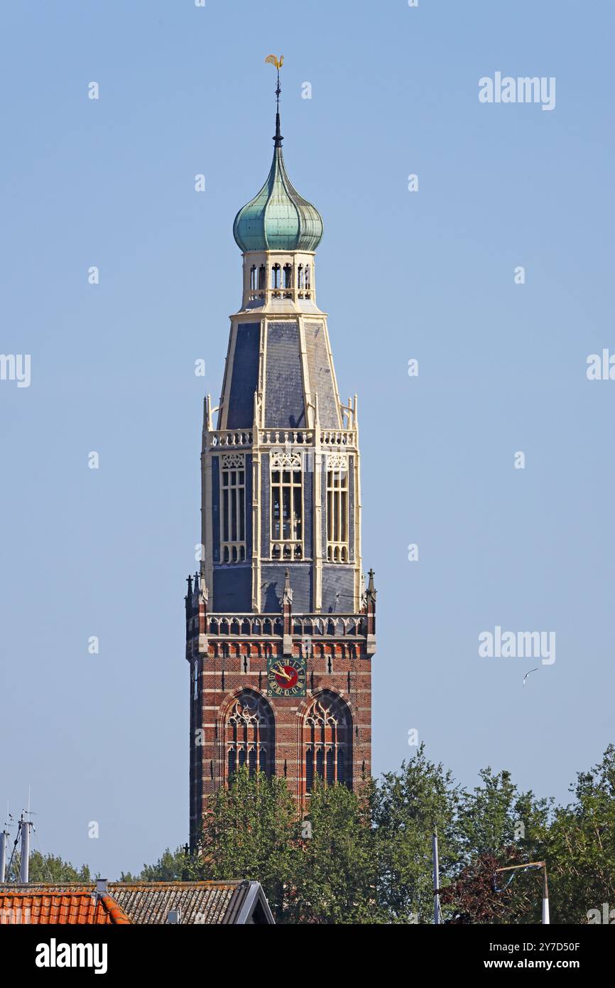 Historische Altstadt von Enkhuizen, Turm der Zuiderkerk Kirche, Enkhuizen, Nordholland, Westfriesland, Niederlande Stockfoto