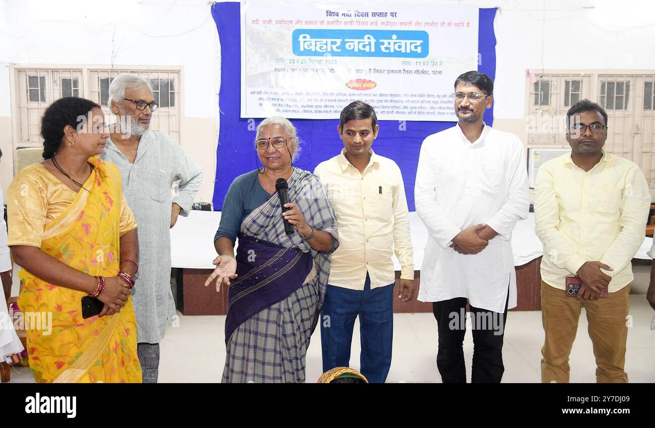 Patna, Indien. September 2024. PATNA, INDIEN – 29. SEPTEMBER: Medha Patkar, Andolan-Anführerin von Narmada Bachao, sprach während des Bihar Nadi Samwad-Programms am 29. September 2024 in der Thakur Prasad Community Hall in Patna, Indien. (Foto: Santosh Kumar/Hindustan Times/SIPA USA) Credit: SIPA USA/Alamy Live News Stockfoto