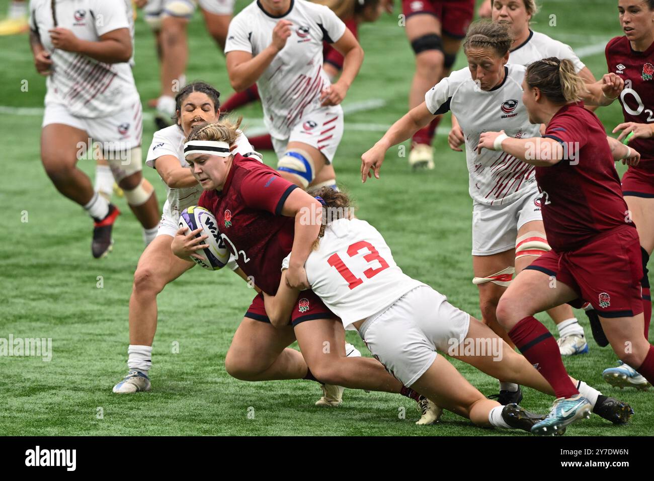 Vancouver, Kanada. September 2024. 20240929; Vancouver, British Columbia, Kanada; England der Lose Head Rep Mackenzie Carson (1) wird am 29. September 2024 im BC Place Stadium in Vancouver, Kanada, von den USA außerhalb des Zentrums Emily Henrich (13) gefordert. (Foto: Anne-Marie Sorvin/SIPA USA) Credit: SIPA USA/Alamy Live News Stockfoto