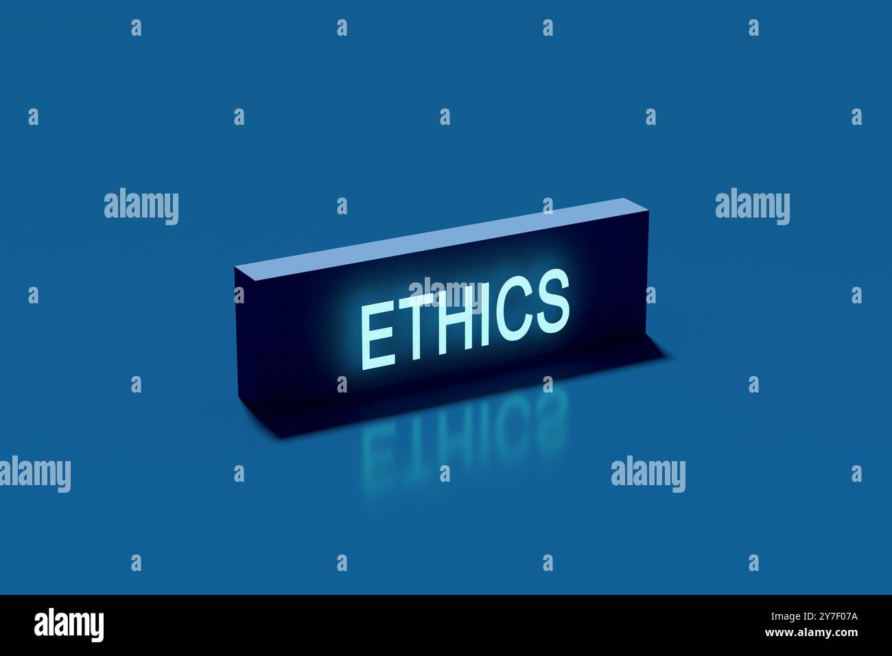 Ethik-Konzept. Leuchtendes Neonschild mit dem Wort Ethik, reflektiert auf blauem Hintergrund. 3D-Rendering. Stockfoto