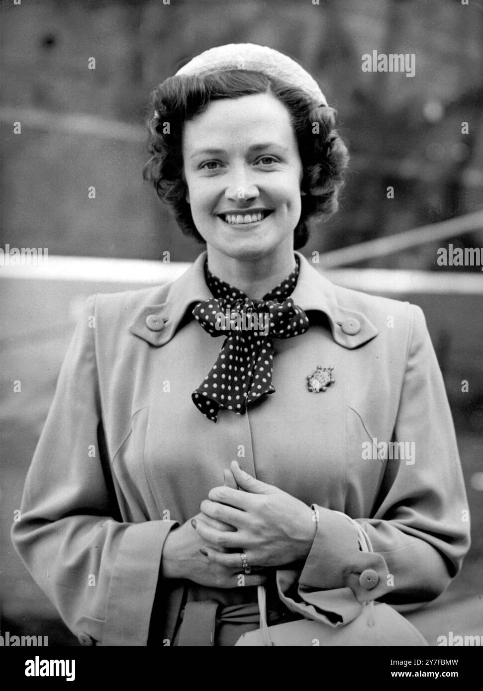 Miss Kathleen Ferrier ernannte einen Kommandeur des Ordens des Britischen Imperiums in die Neujahrs-Ehrenliste. Früher Telefonistin bei Blackburn, Lancashire, gab sie 1946 ihr Operndebüt in Glyndebourne und gilt heute als eine der führenden britischen Contra-Altos. 31. Dezember 1952. Stockfoto