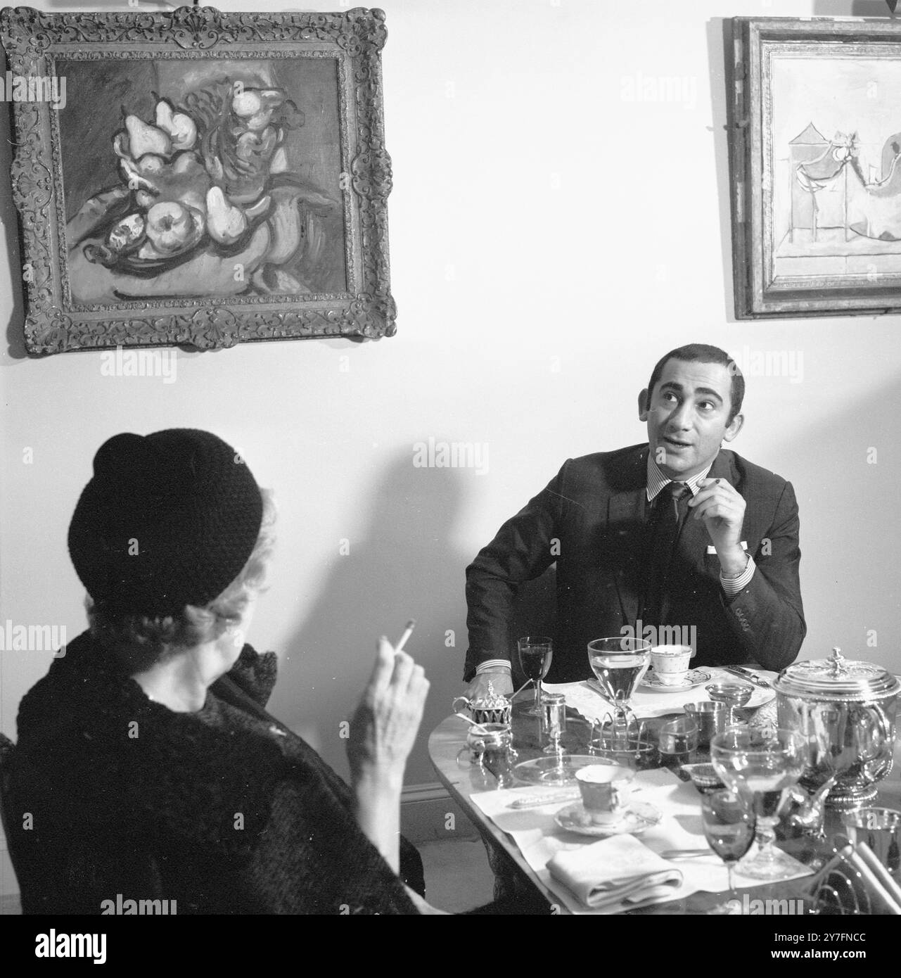 Lionel Bart, (1930 - 1999) britischer Schriftsteller und Komponist von Musicals, Filmmusiken und Popmusik. Foto von George Douglas Stockfoto