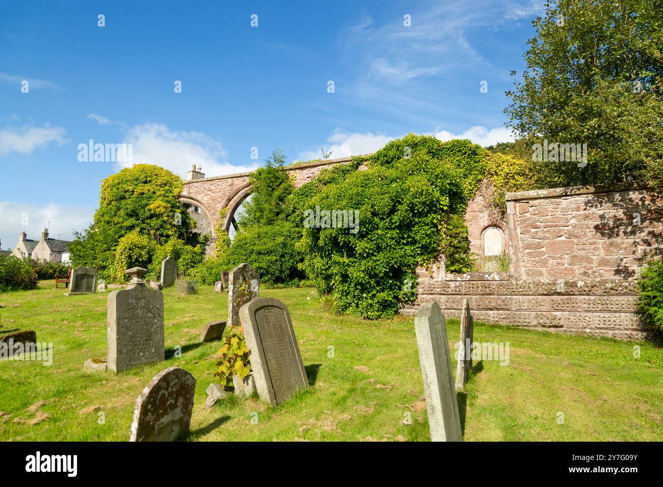 Alyth Arches drei imposante alte Steinbögen, die Teil der alten Pfarrkirche waren Stockfoto