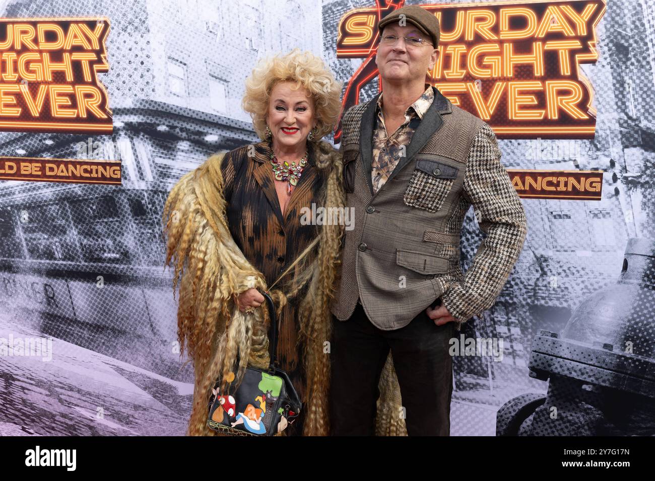 Saturday Night Fever Premiere S-HERTOGENBOSCH, NIEDERLANDE - 29. SEPTEMBER: Karin Bloemen, Marnix Busstra während Saturday Night Fever Premiere im Theater aan de Parade am 29. September 2024 in s-Hertogenbosch, Niederlande. Foto: Silas Tahapary/BSR Agency 70830396.jpg s-Hertogenbosch Theater aan de Parade Niederlande Inhalte können nicht direkt oder indirekt über Dritte in den Niederlanden weiterverbreitet werden. Copyright: XBSRxAgencyx Stockfoto