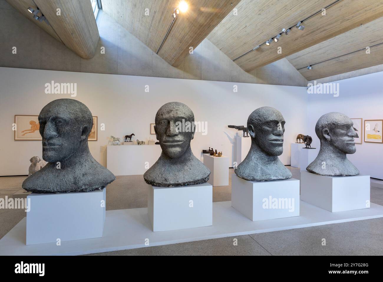 Eine Ausstellung der Skulptur Elizabeth Frink im Yorkshire Sculpture Park Stockfoto