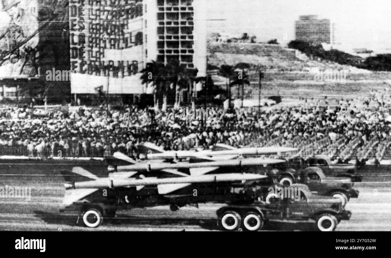 KUBANISCHER PREMIERMINISTER FIDEL ALEJANDRO CASTRO RUZ BEI DER HAVANNA-REVOLUTION ZUM 6. JAHRESTAG DER PARADE AM 3. JANUAR 1965 Stockfoto