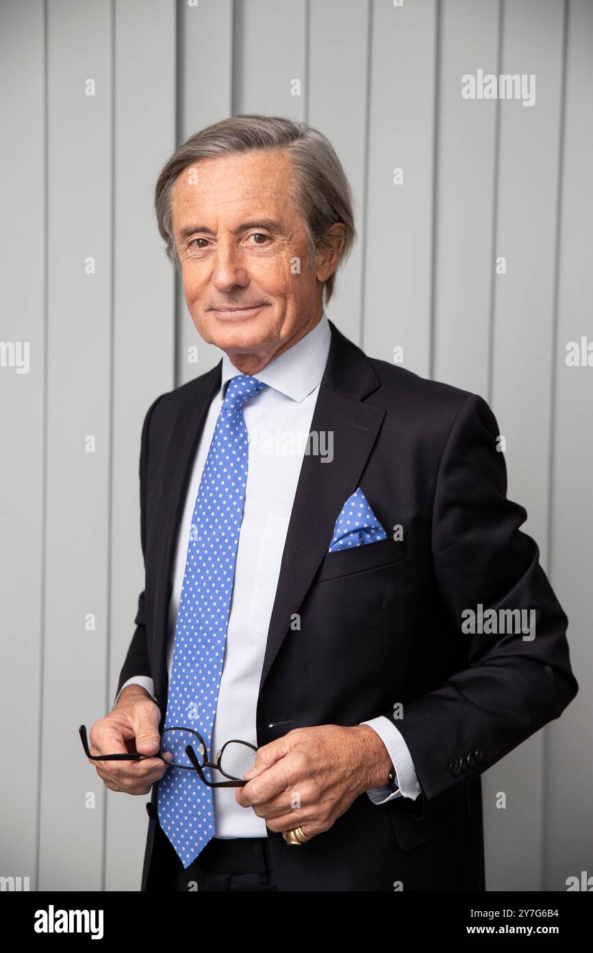 Peter Launsky-Tieffenthal ist ein österreichischer Spitzen-Diplomat. Er war Unterstaatssekretär der Vereinten Nationen für Kommunikation und Öffentlichkeitsarbeit und von 2015 bis 2017 leitete er als Sektionschef die Sektion VII im Bundesministerium für Europa, Integration und Äußeres. Im Bild: Peter Launsky-Tieffenthal am 27. September 2024 in Wien. // Peter Launsky-Tieffenthal ist ein österreichischer Diplomat. Er war Untergeneralsekretär der Vereinten Nationen für Kommunikation und Öffentlichkeitsarbeit und leitete von 2015 bis 2017 die Sektion VII im Bundesministerium für Europa, Stockfoto