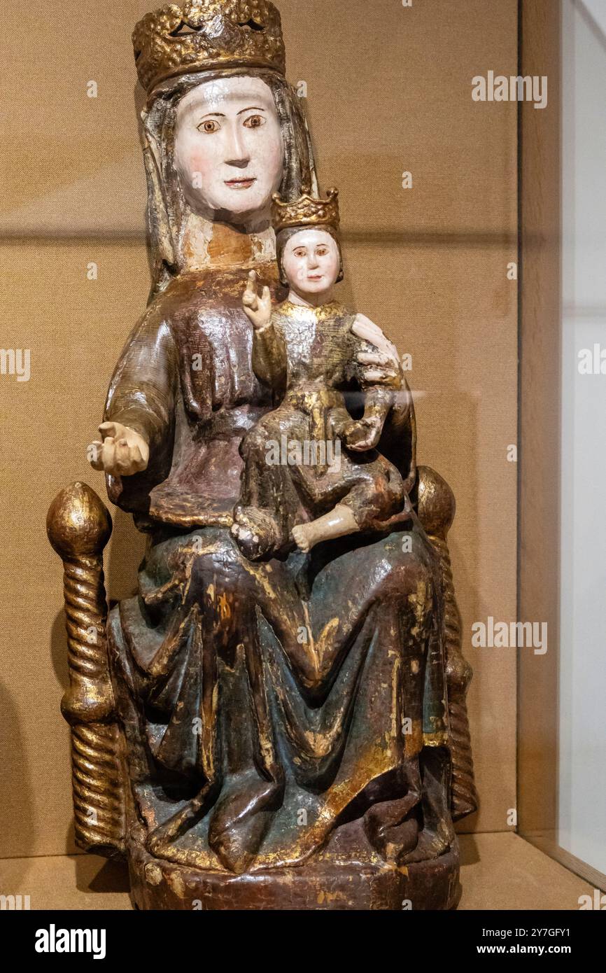 Mutter Gottes und Kind, 14. Jahrhundert, Tempera und Öl auf Holz, Girona Kunstmuseum, Girona, Katalonien, Spanien. Stockfoto