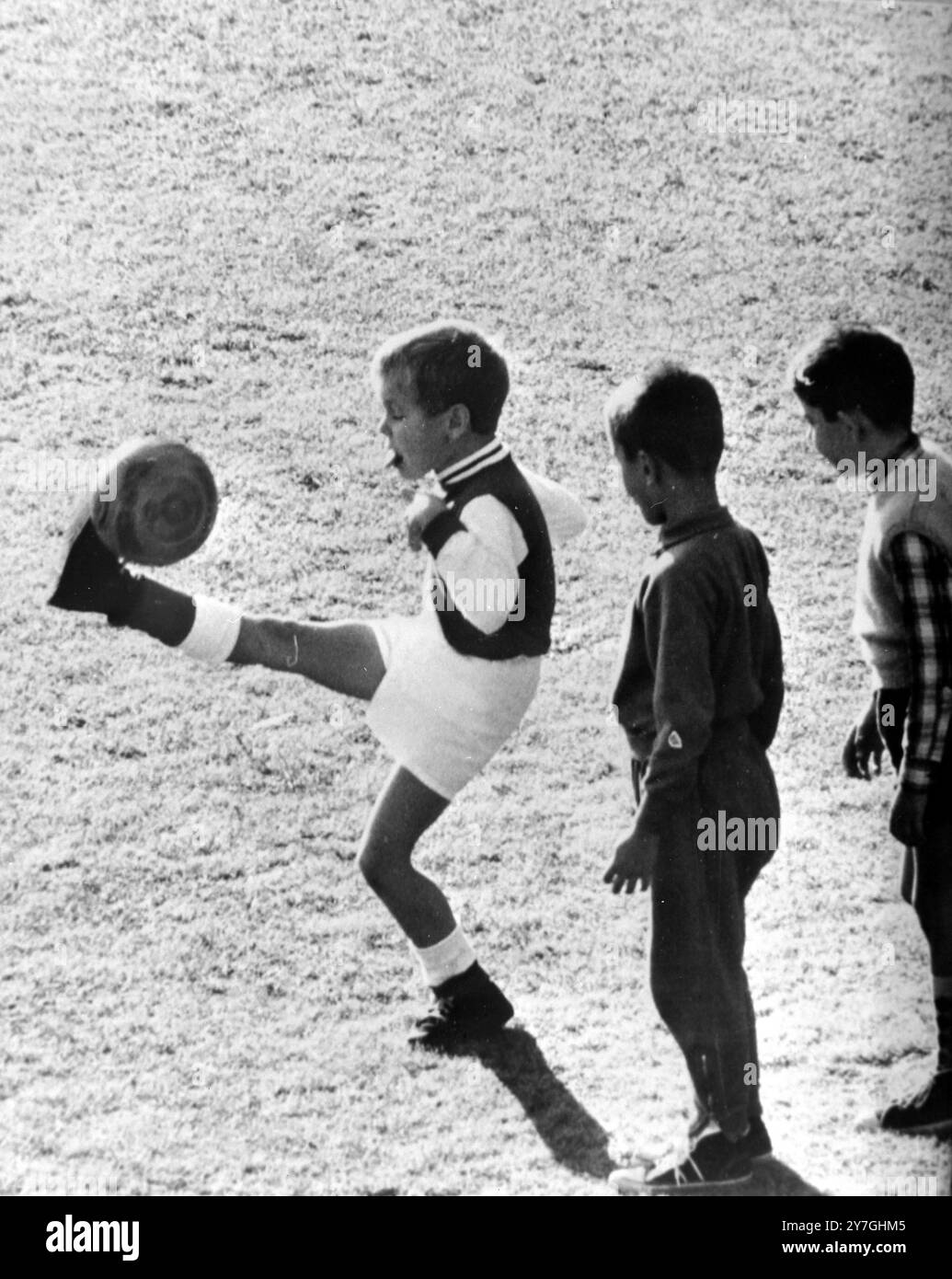 PRINZ ALBERT SPIELT FUSSBALL IN MONACO; 3. NOVEMBER 1964 Stockfoto