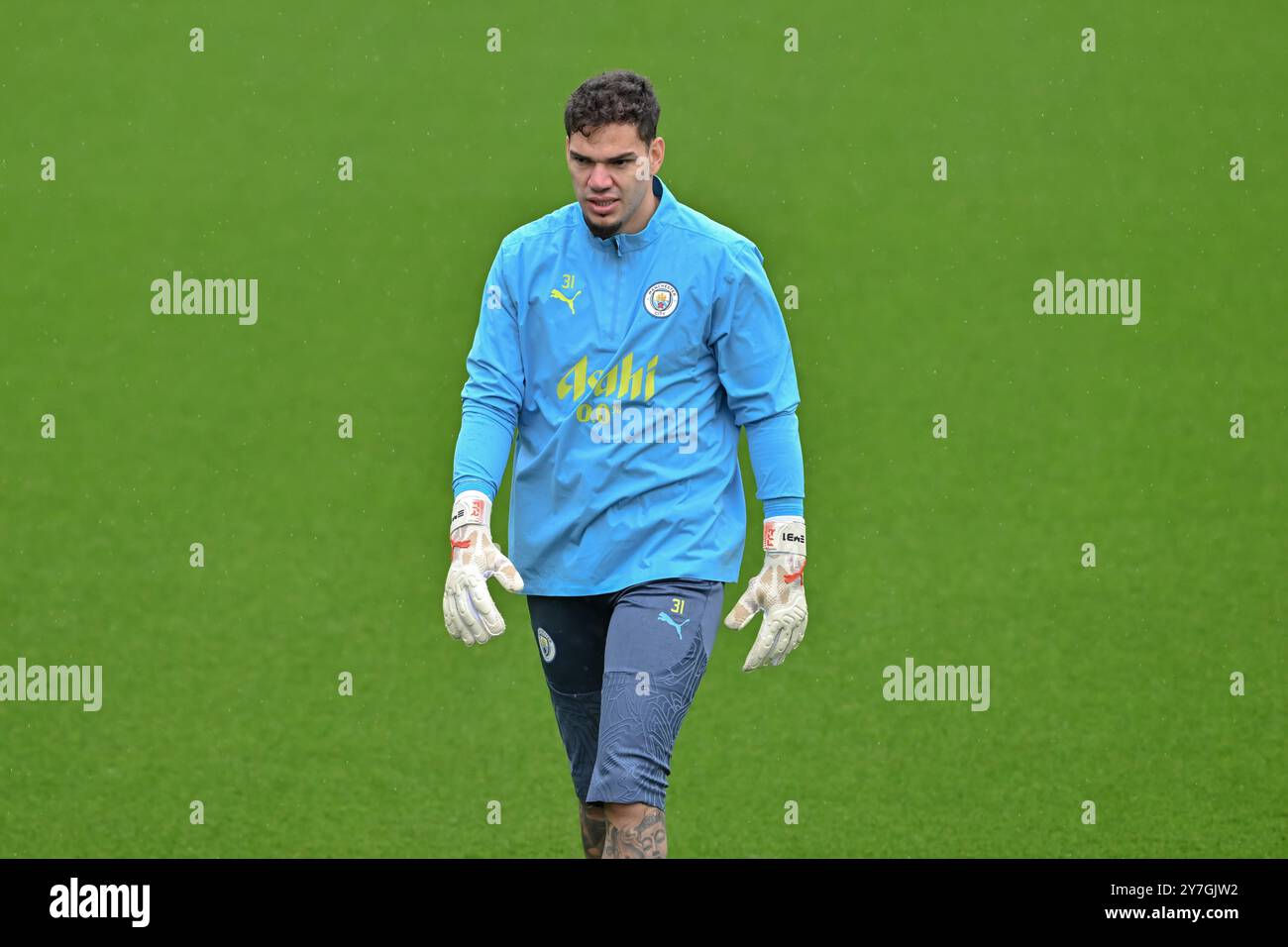 Ederson von Manchester City während des offenen Trainings in Manchester City am Etihad Campus, Manchester, Großbritannien, 30. September 2024 (Foto: Cody Froggatt/News Images) Stockfoto