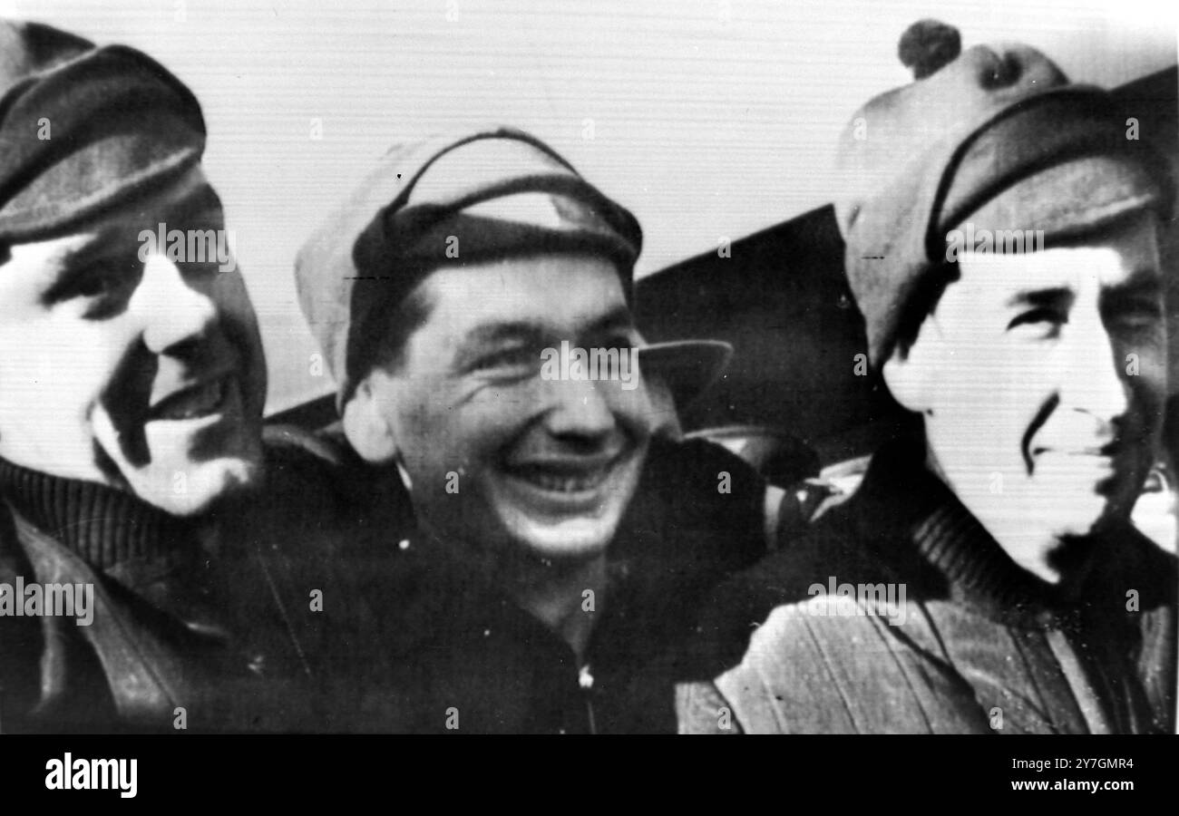 DIE SOWJETISCHEN KOSMONAUTEN DOKTOR BORIS YEGOROV, KONSTANTIN FEOKTISTOV UND WLADIMIR KOMAROV IN MOSKAU / ; 13. OKTOBER 1964 Stockfoto