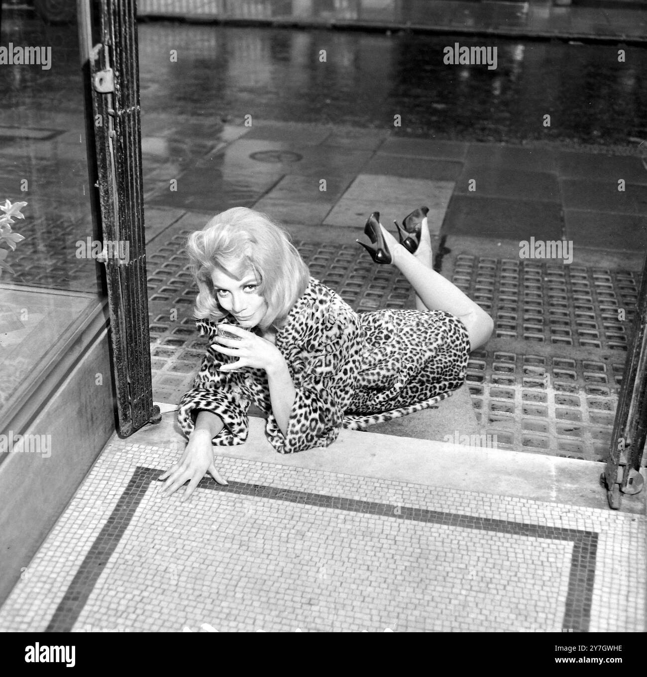 MODEL GIRL NICKY ALLEN N ; 16. SEPTEMBER 1964 Stockfoto