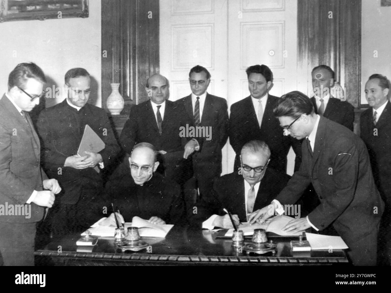 RELIGION MONS AGOSTINO CASAROLI UND UNGARIN JOZSEF PRANTNER IN BUDAPEST, UNGARN; 15. SEPTEMBER 1964 Stockfoto
