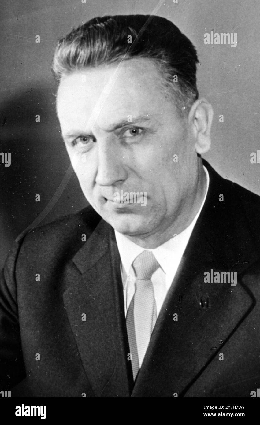 EDWARD GIEREK - PORTRÄT DES POLNISCHEN POLITIKERS, MITGLIED DES REGIERUNGSKABINETTS IN WARSCHAU; 30. JULI 1964 Stockfoto