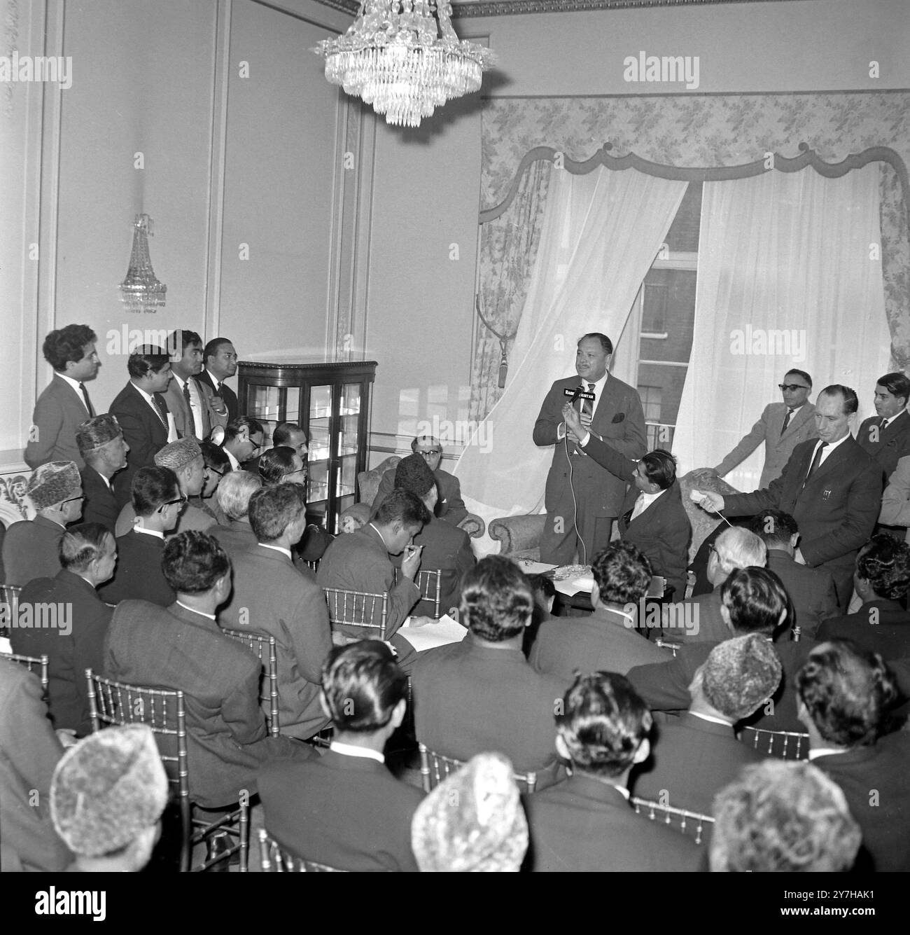 FELDMARSCHALL PRÄSIDENT PAKISTANS MOHAMMAD AYUB KHAN IN LONDON / ; 12. JULI 1964 Stockfoto