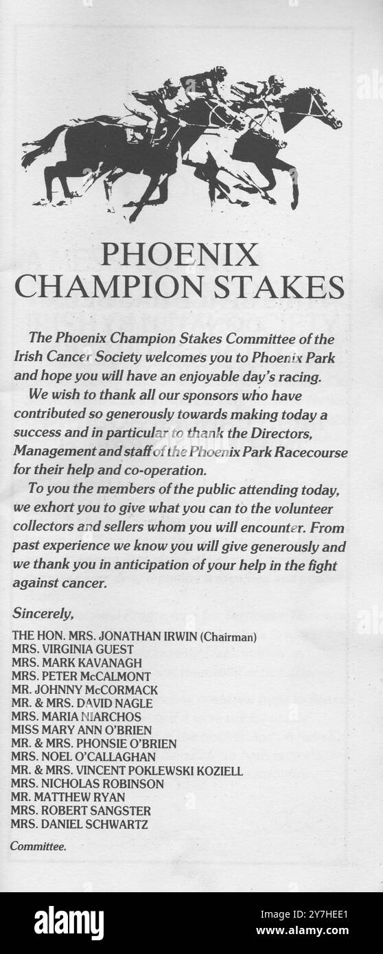 Die Liste der Mitglieder des Phoenix Champion Stakes Committee der Irish Cancer Society, die die Rennfahrer auffordern, großzügig für eine Sammlung für die Gesellschaft im Jahr 1984 auf der Phoenix Park Racecourse beizutragen. Stockfoto