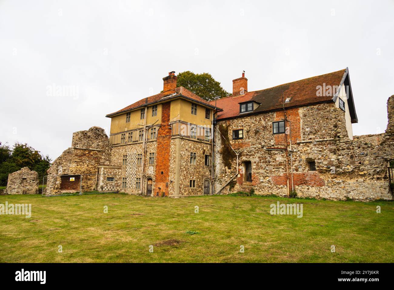 Bauernhaus in den Klosterruinen der Abtei Leiston, erbaut 1182 von Ranulf de Glanville. Gewidmet der Heiligen Maria. Suffolk Stockfoto