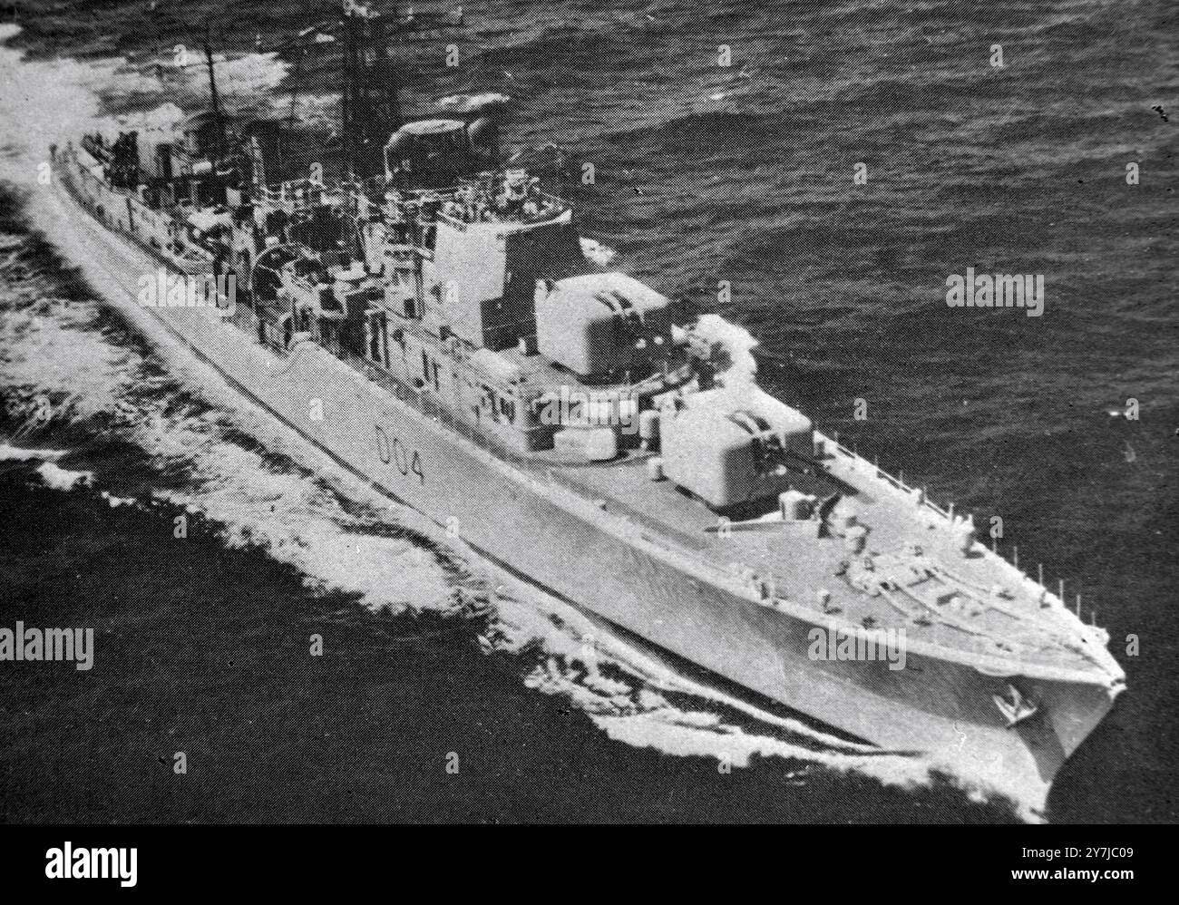 DER AUSTRALISCHE ZERSTÖRER VOYAGER VERSENKT SICH IN DER NÄHE VON CANBERRA; 10. FEBRUAR 1964 Stockfoto