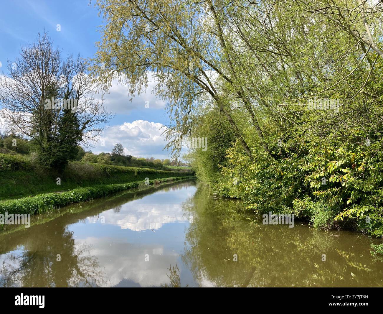 Der Kennet- und Avon-Kanal bei Hungerford. - Smartphone-aufgenommenes Stockfoto