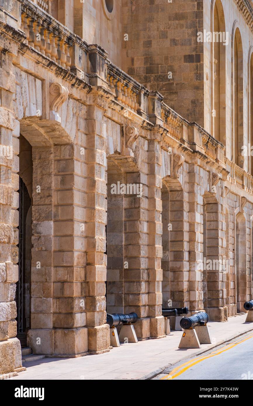 Fassade des Maritimen Museums in Birgu, einer der drei Städte - das Gebiet über Valletta, bekannt als Il-Cottonera. Malta Stockfoto