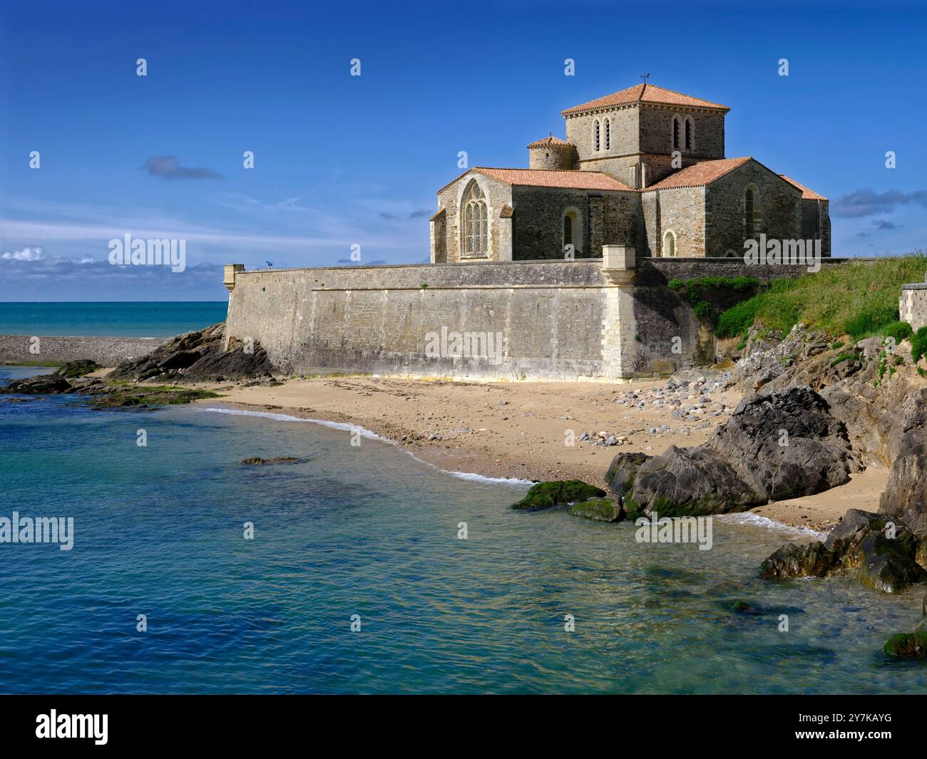 Das Kloster Saint-Nicolas aus dem 11. Jahrhundert und seine Befestigungsanlagen in Les Sables d’Olonne, Gemeinde im Departement Vendée im Pays de la Loire in Frankreich Stockfoto