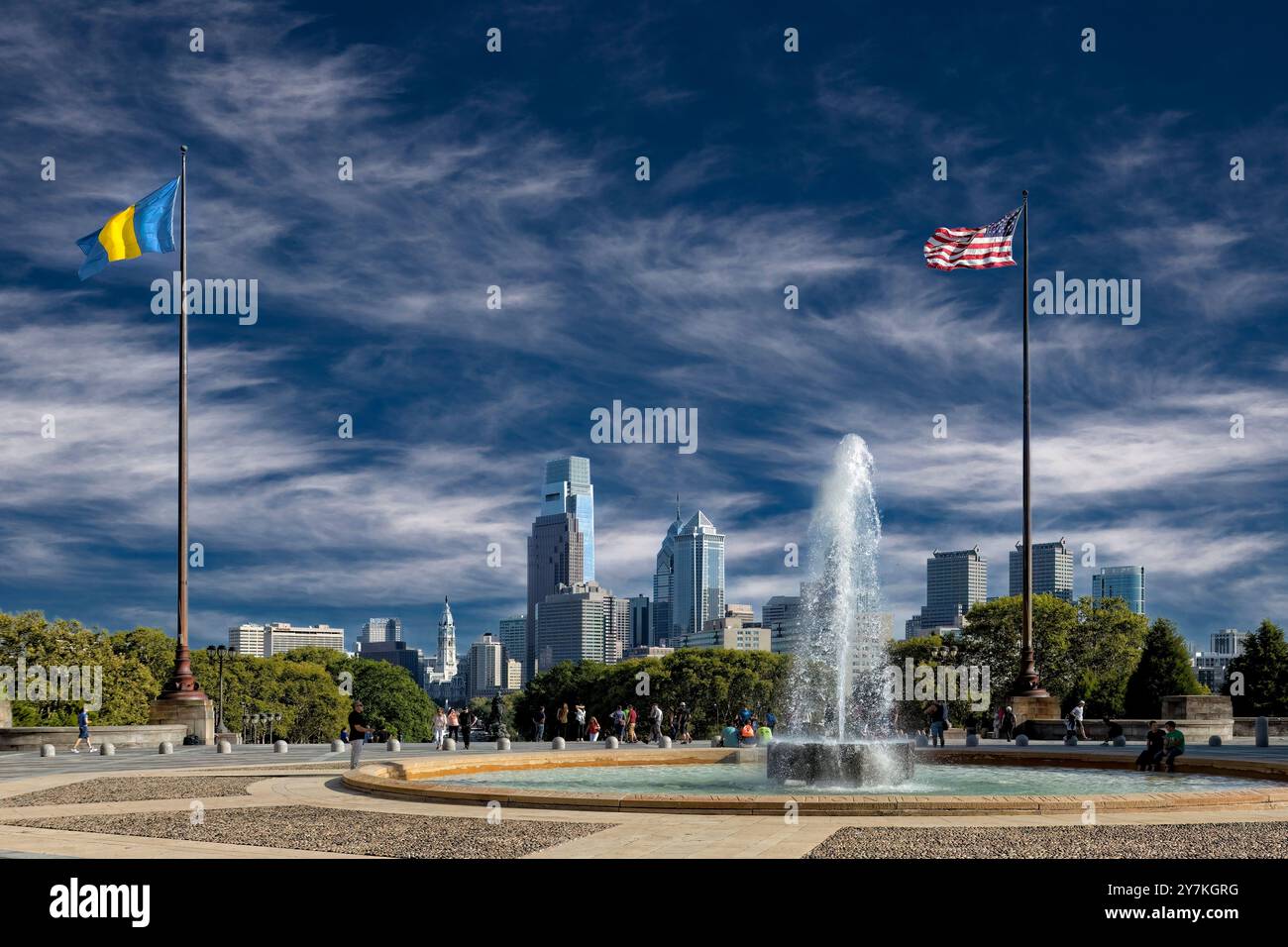 Blick auf Downtown Philadelphia von den Stufen des Kunstmuseums Stockfoto