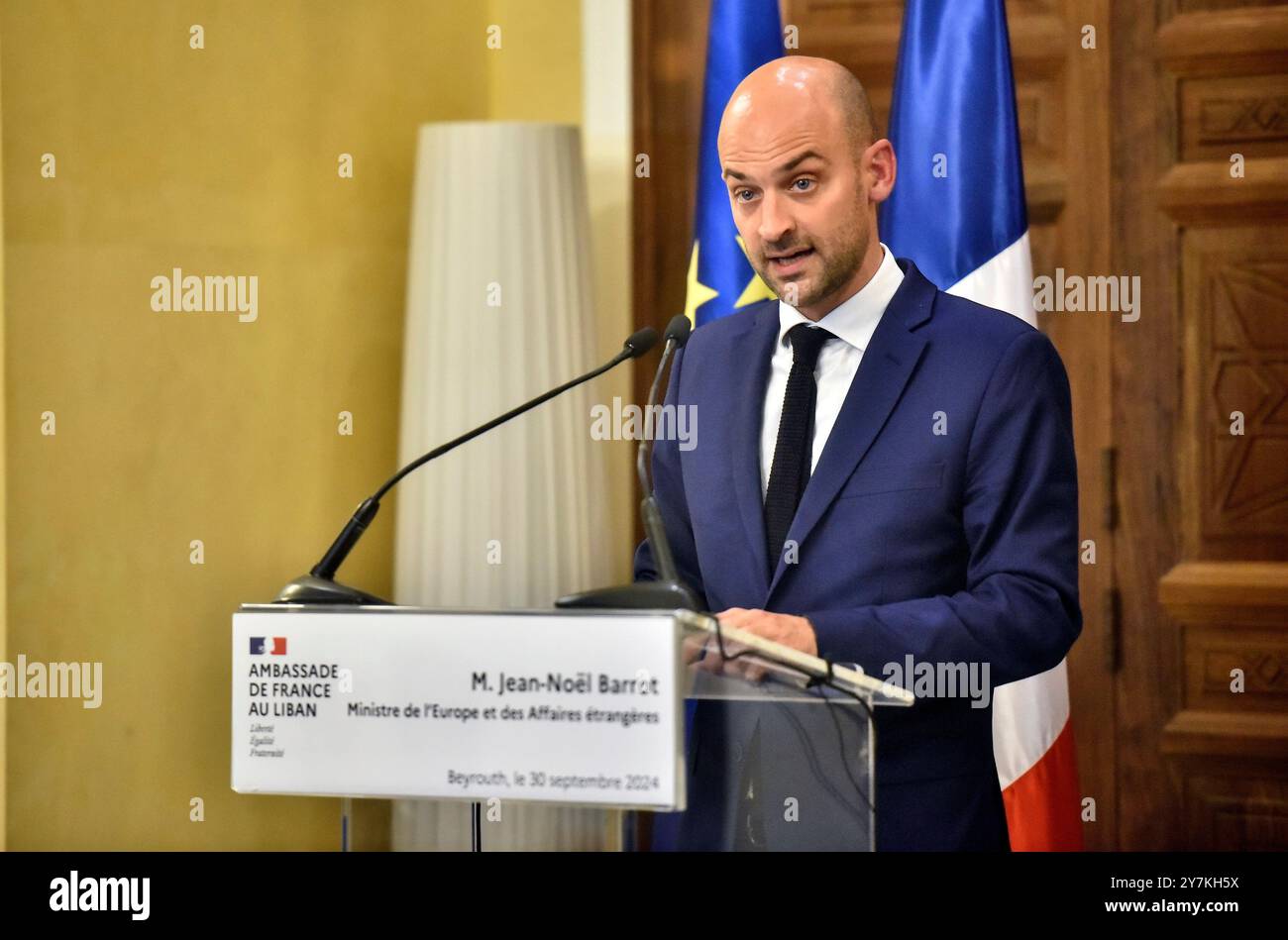 Beirut, Libanon. 30. September 2024. Der französische Minister für Europa und Auswärtige Angelegenheiten Jean-Noel Barrot hält am Montag, den 30. September 2024, eine Pressekonferenz in der Pine Residence, der offiziellen Residenz des französischen Botschafters im Libanon, im Beiruter Bezirk Horsh. Barrot drängte Israel am 30. September, keine Bodentruppen in den Libanon zu entsenden, und rief Israel und die bewaffnete Gruppe Hisbollah dazu auf, sofort einem Waffenstillstand zuzustimmen. Foto: Fadel Itani/ Credit: UPI/Alamy Live News Stockfoto