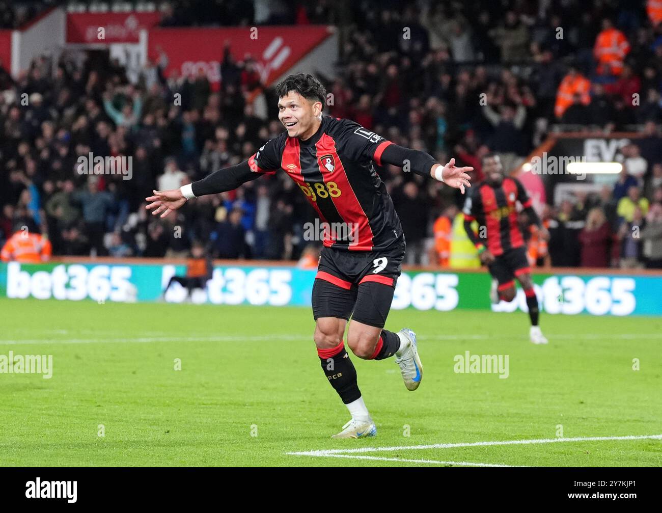 Francisco Evanilson aus Bournemouth feiert das erste Tor ihrer Mannschaft während des Premier League-Spiels im Vitality Stadium in Bournemouth. Bilddatum: Montag, 30. September 2024. Stockfoto