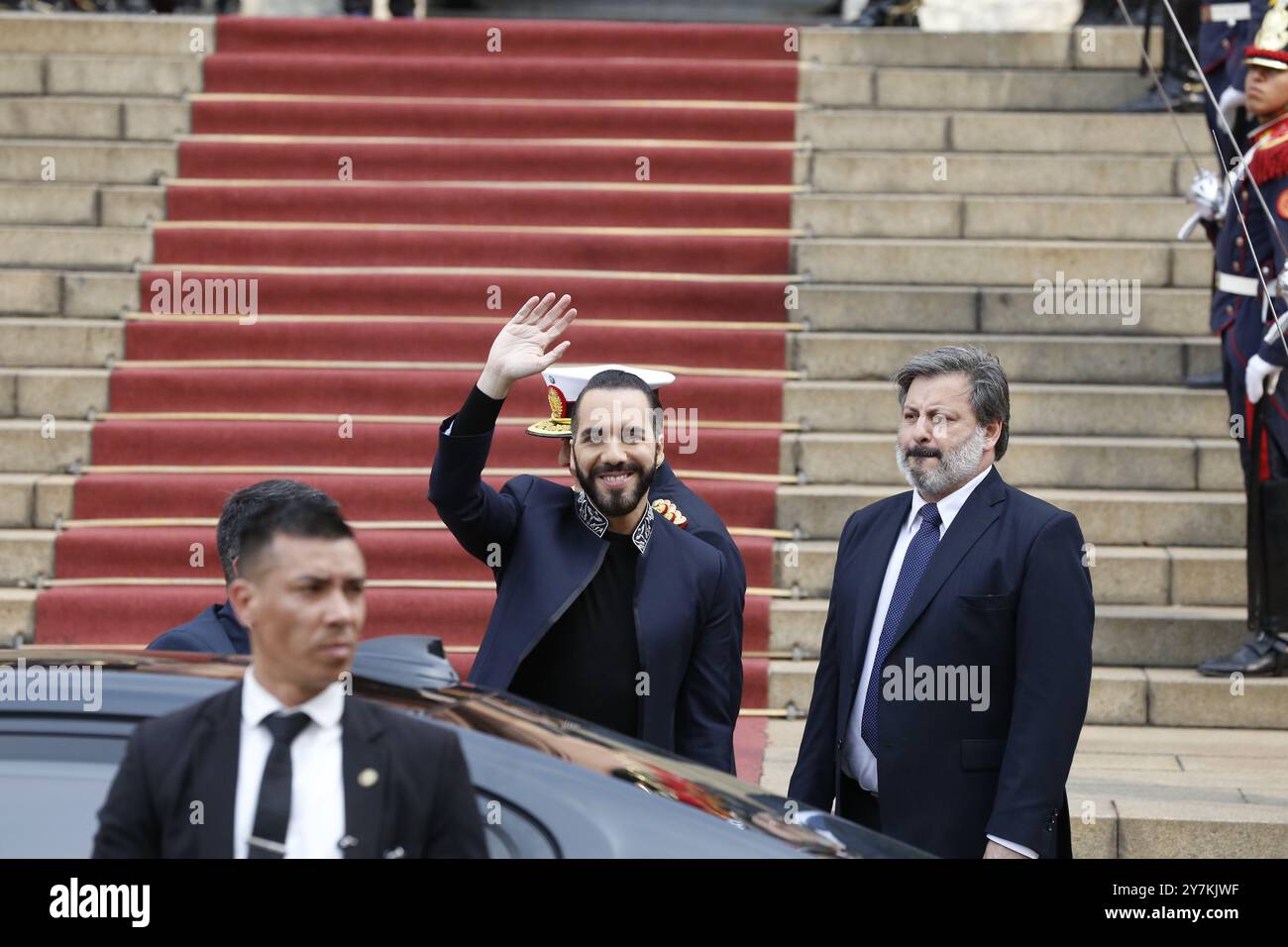 Buenos Aires, Argentinien. 30. September 2024. Der Präsident von El Salvador, Nayib Bukele, trifft am 30. September 2024 in der argentinischen Stadt Buenos Aires ein, um von Javier Milei empfangen zu werden. (Foto: Francisco Loureiro/SIPA USA) Credit: SIPA USA/Alamy Live News Stockfoto