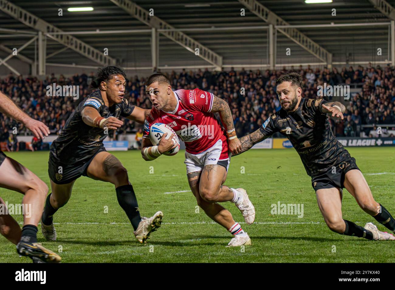 Jayden Nikorima für Salford Red Devils im Play-off gegen Leigh der Super League im Salford Community Stadium, Salford, Großbritannien, 27.09.2024 Stockfoto