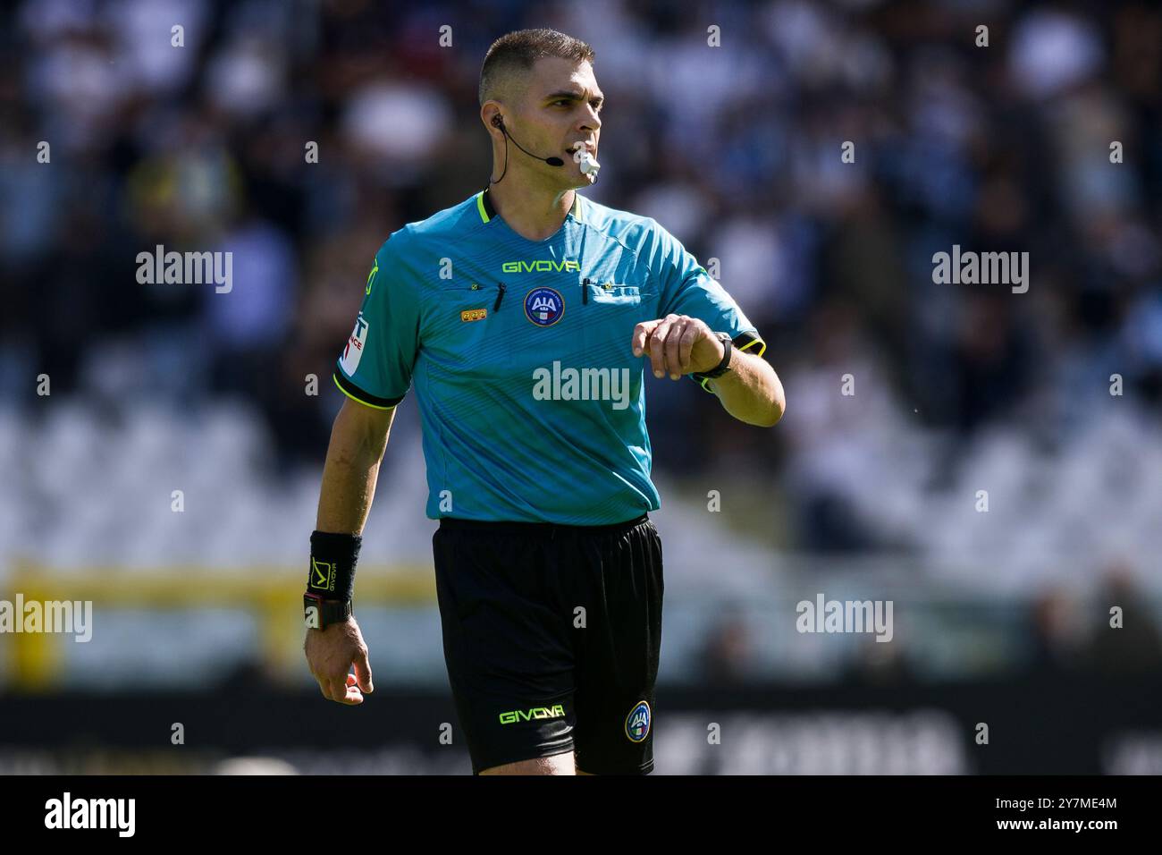 Turin, Italien. 29. September 2024. Schiedsrichter Simone Sozza sieht sich während des Fußballspiels der Serie A zwischen Turin FC und SS Lazio an. Quelle: Nicolò Campo/Alamy Live News Stockfoto