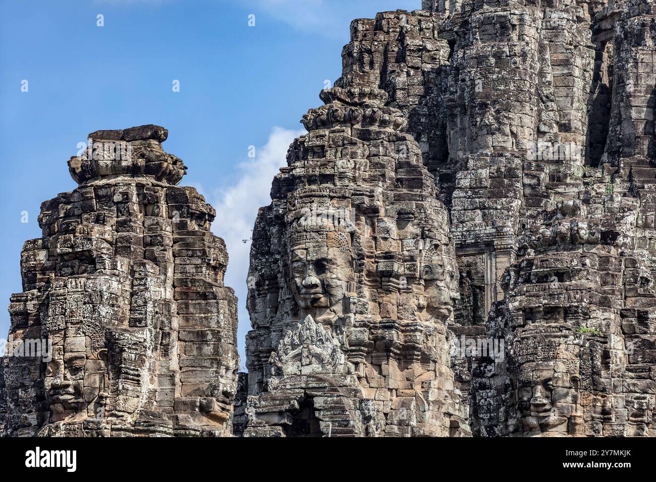 Der Bayon, mit geschnitzten Gesichtern auf dem Turm, Angkor Thom, Kambodscha Stockfoto