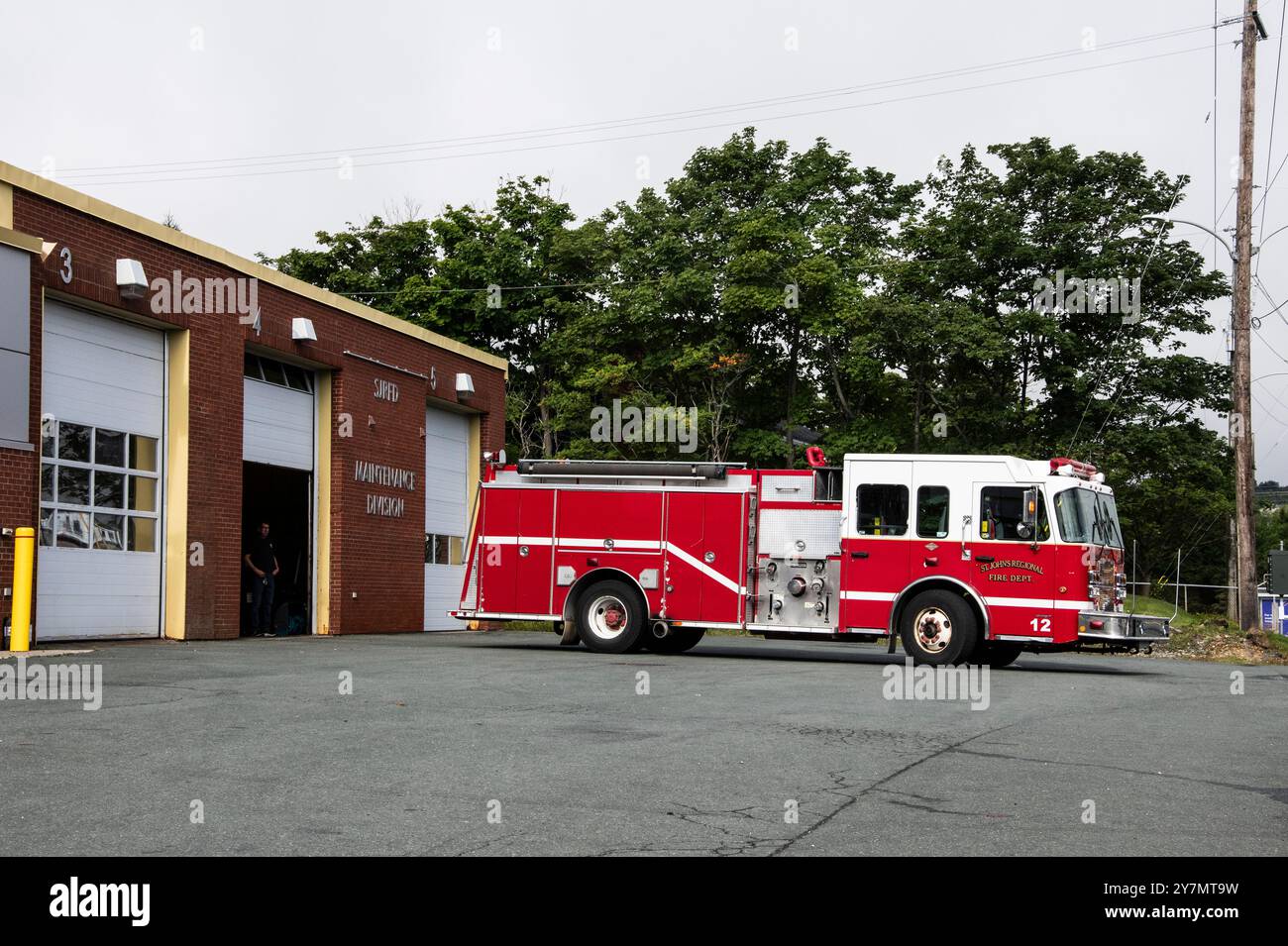 Feuerwehrauto parkte bei Kent's Pond Fire Station 6 an der Portugal Cove Road in St. John's, Neufundland & Labrador, Kanada Stockfoto