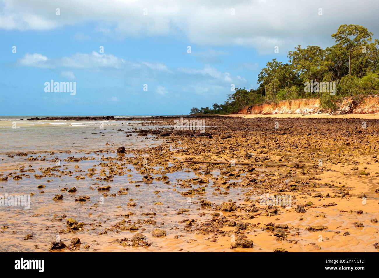 Regenbogenklippe (Banambarrna) Stockfoto